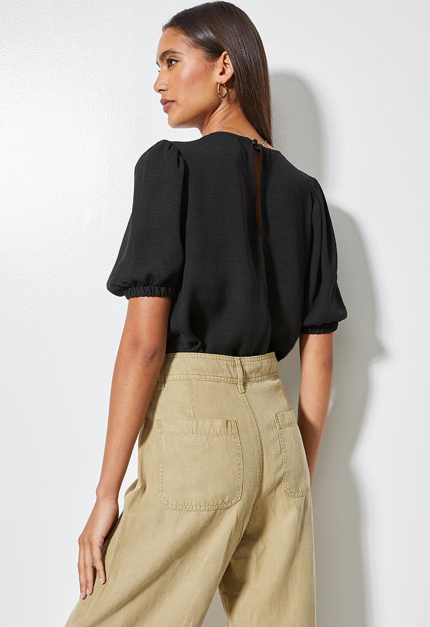 Superbalist - Basic puff sleeve woven tee - black