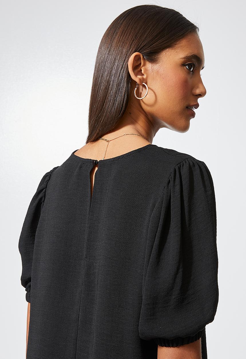 Superbalist - Basic puff sleeve woven tee - black