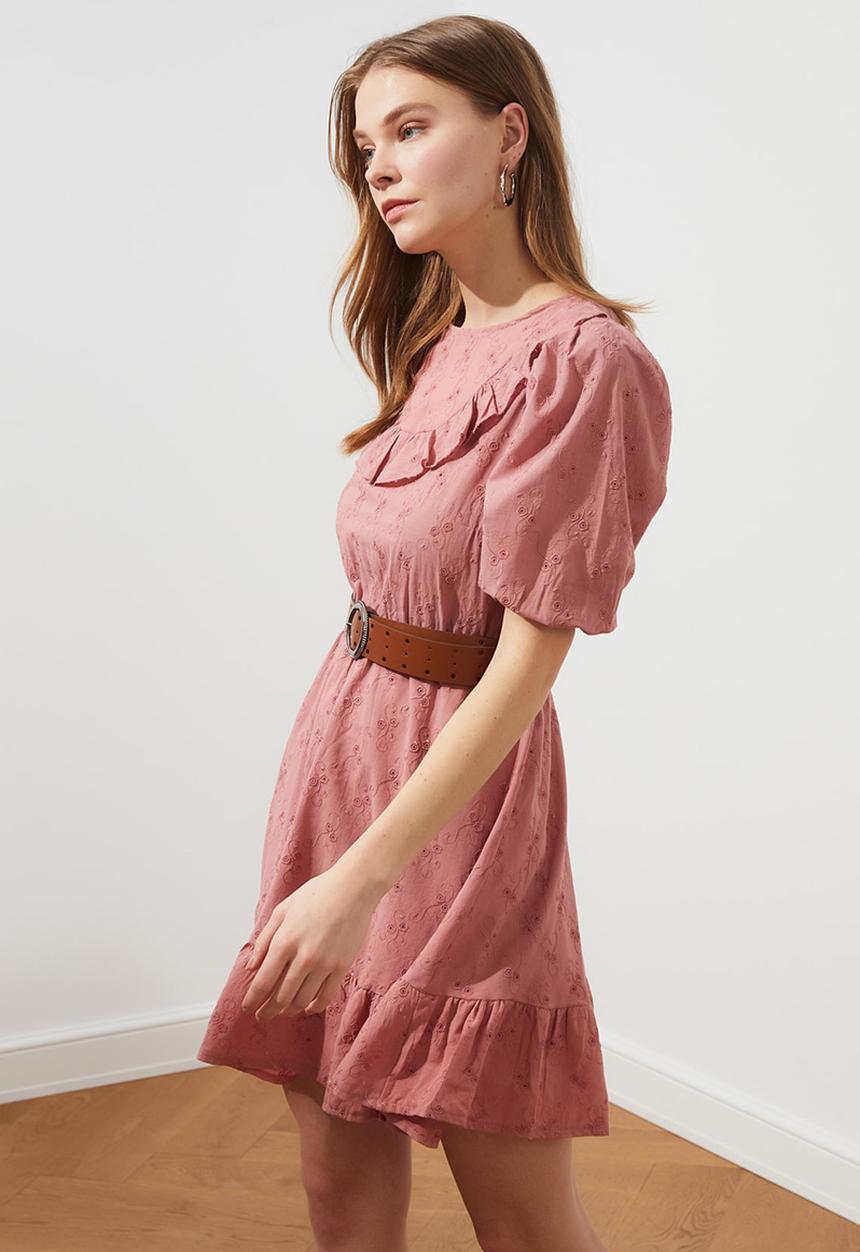 Trendyol - Belted brode dress - rose