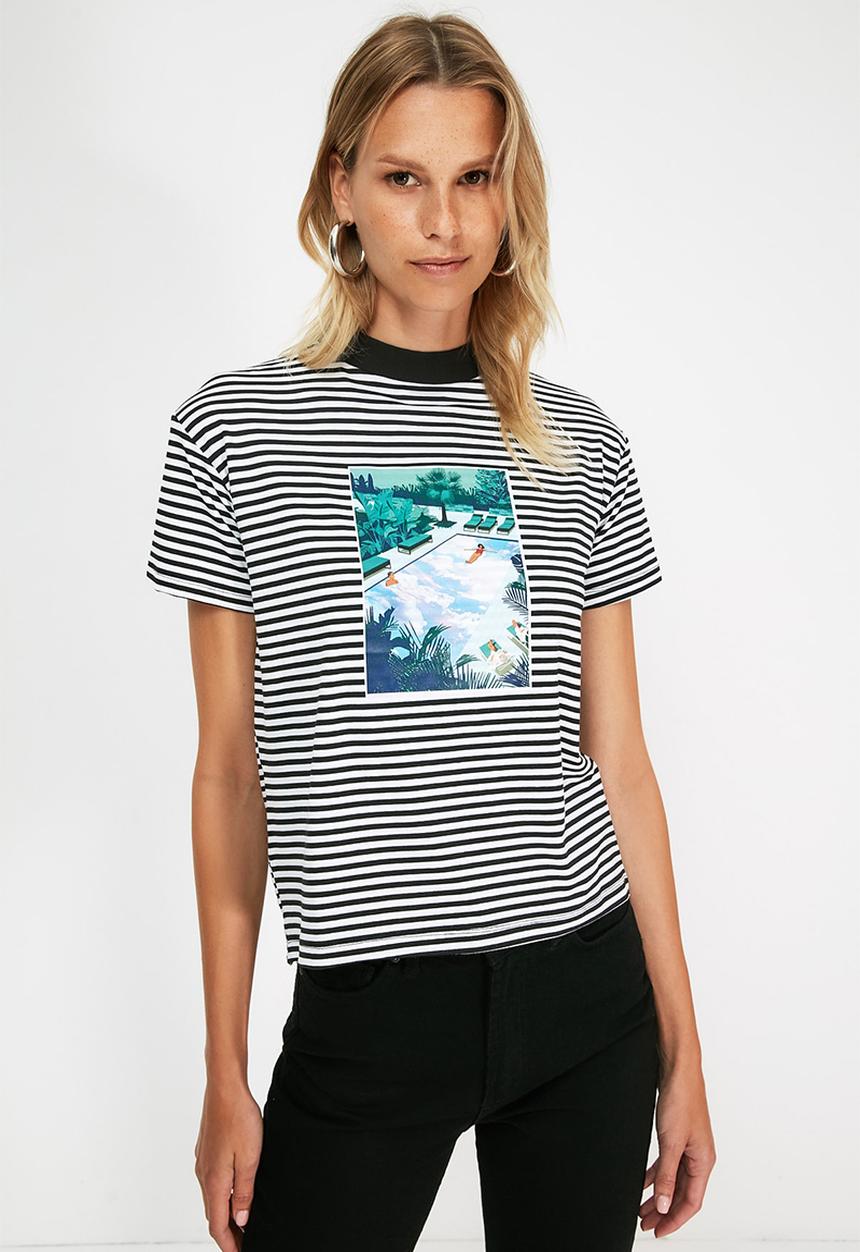 Trendyol - Printed basic stand up collar knitted t-shirt - black
