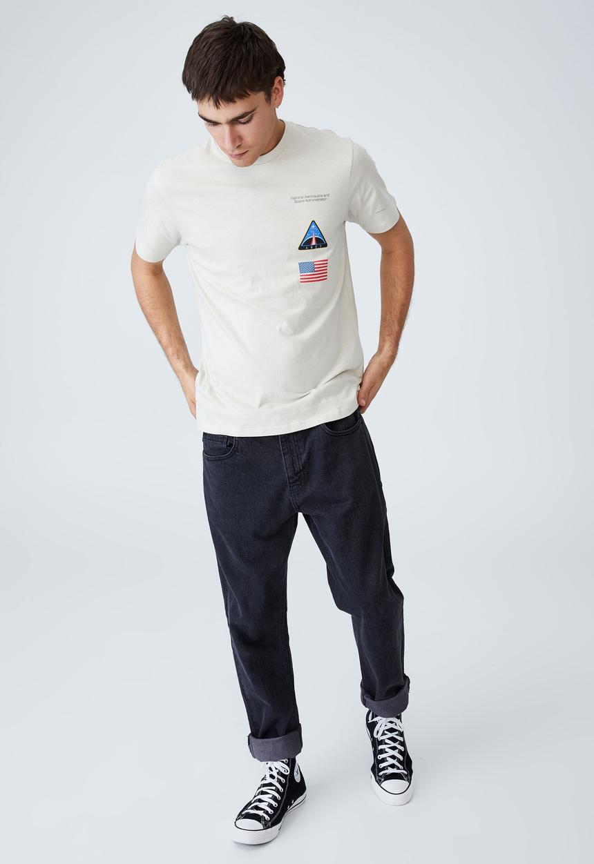 Cotton On - Tbar collab pop culture t-shirt - lcn nas ivory