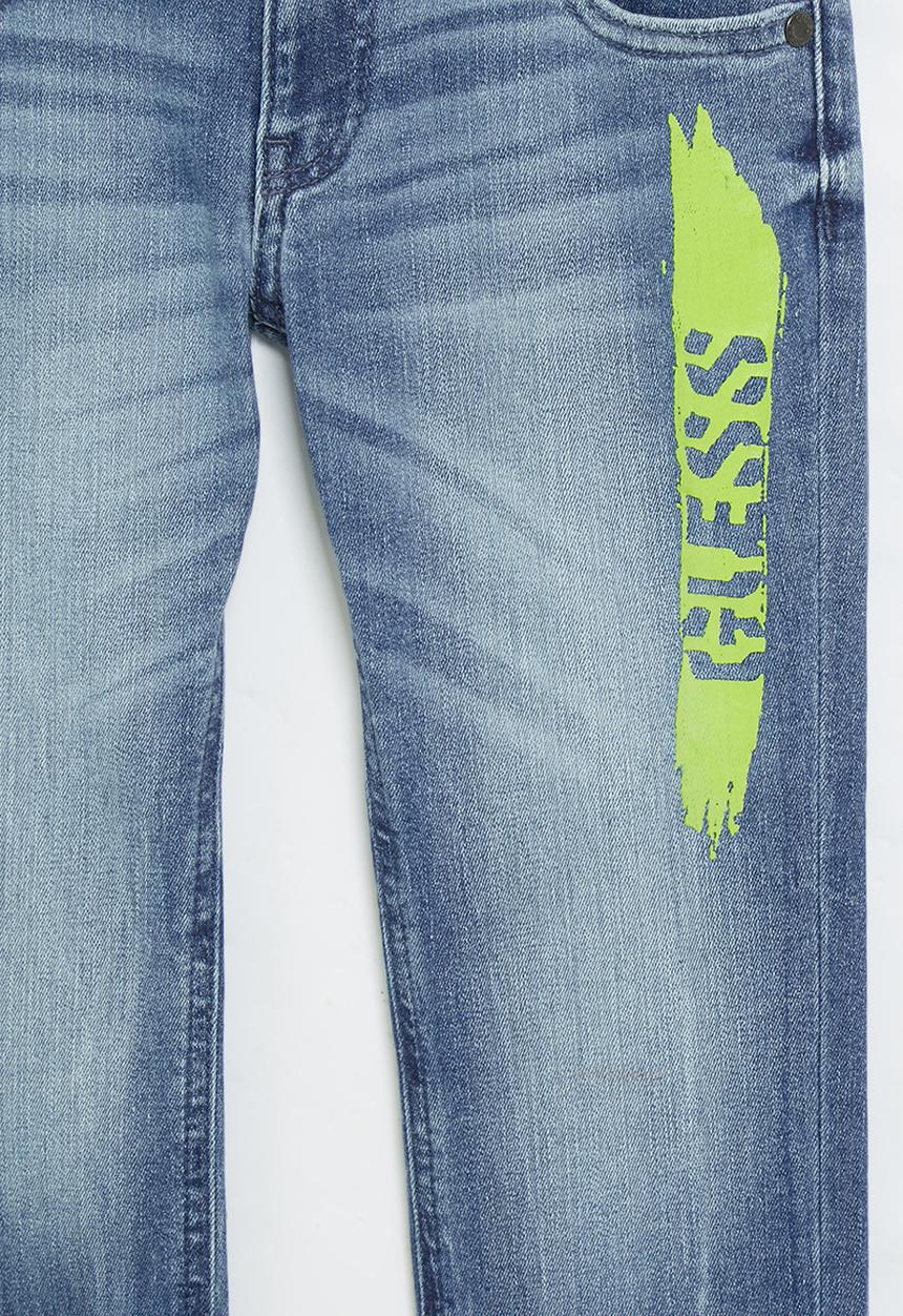 GUESS - Fluo cobalt slim fit jean - mid wash