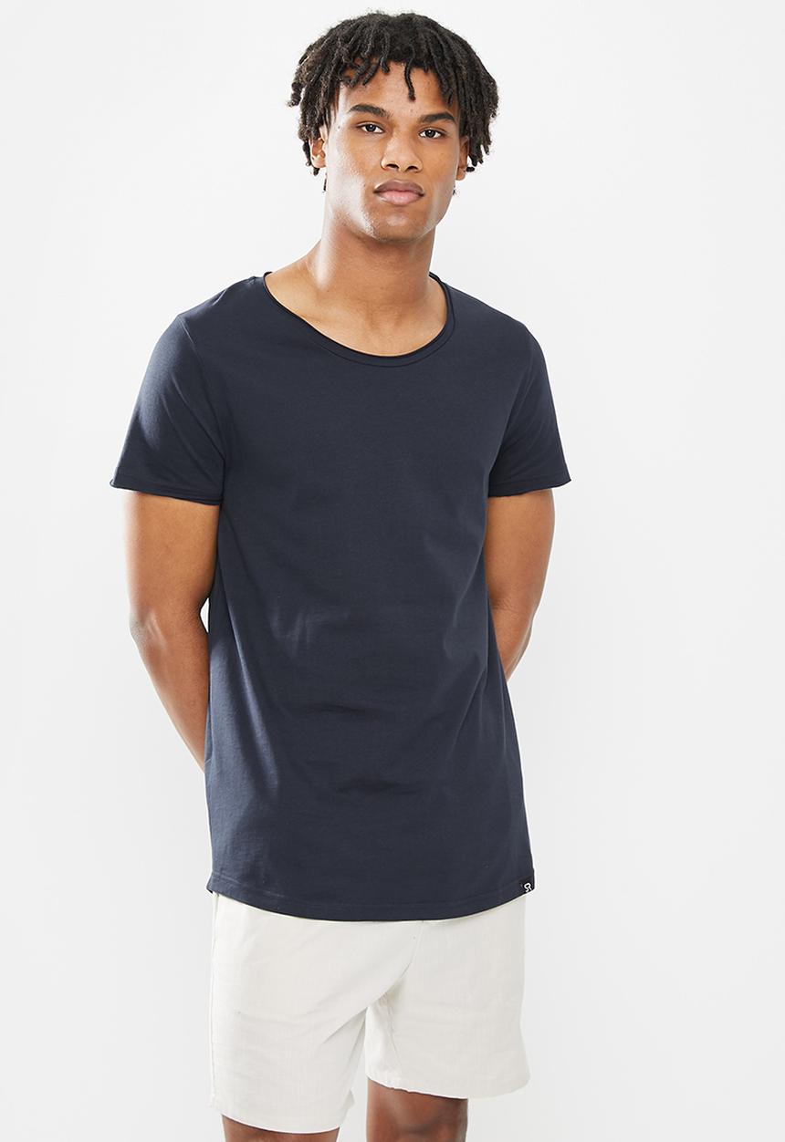 STYLE REPUBLIC - Raw edge curved hem scoop neck tee - navy