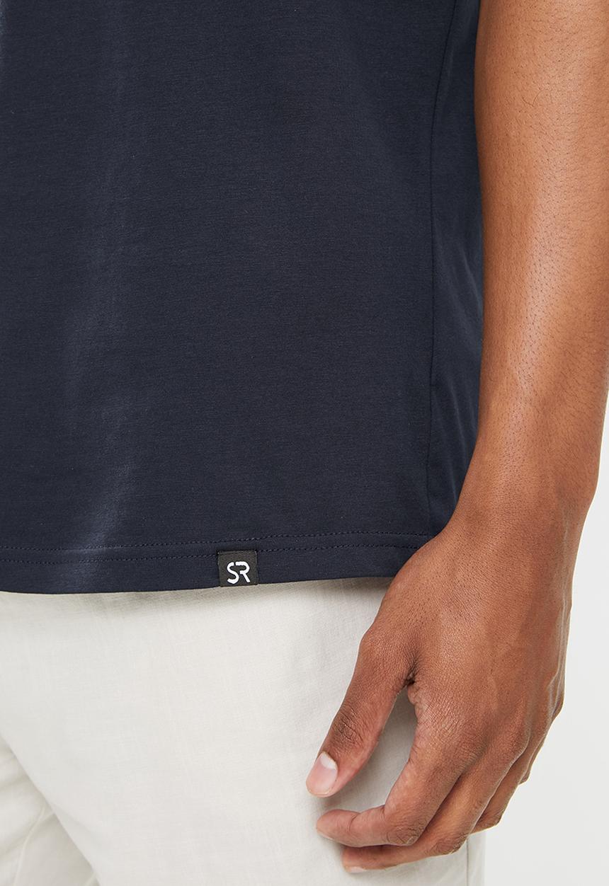 STYLE REPUBLIC - Raw edge curved hem scoop neck tee - navy