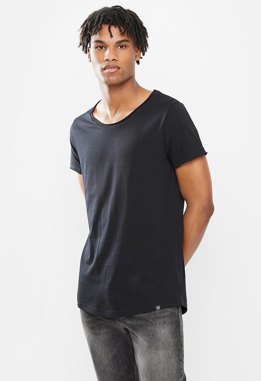 STYLE REPUBLIC - Raw edge curved hem scoop neck tee - black