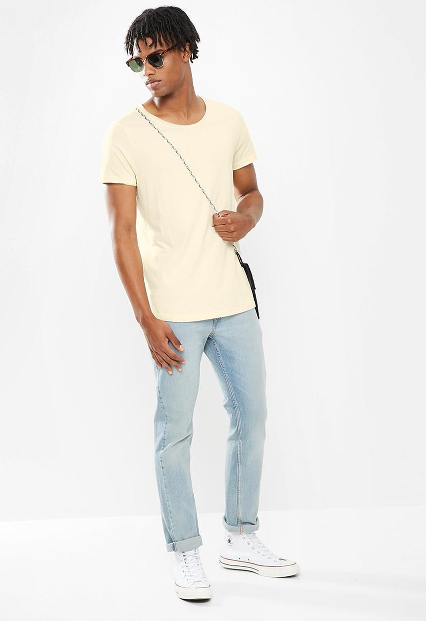 STYLE REPUBLIC - Raw edge curved hem scoop neck tee - beige