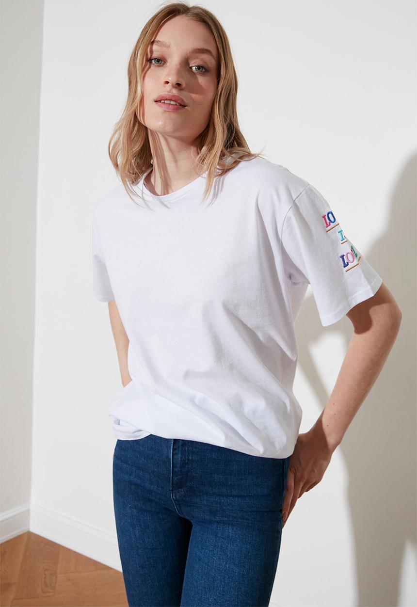 Trendyol - Arm embroidered boyfriend knitted t-shirt - white