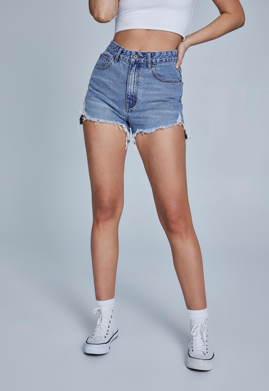 Cotton On - High ripped mom denim short - bruny blue