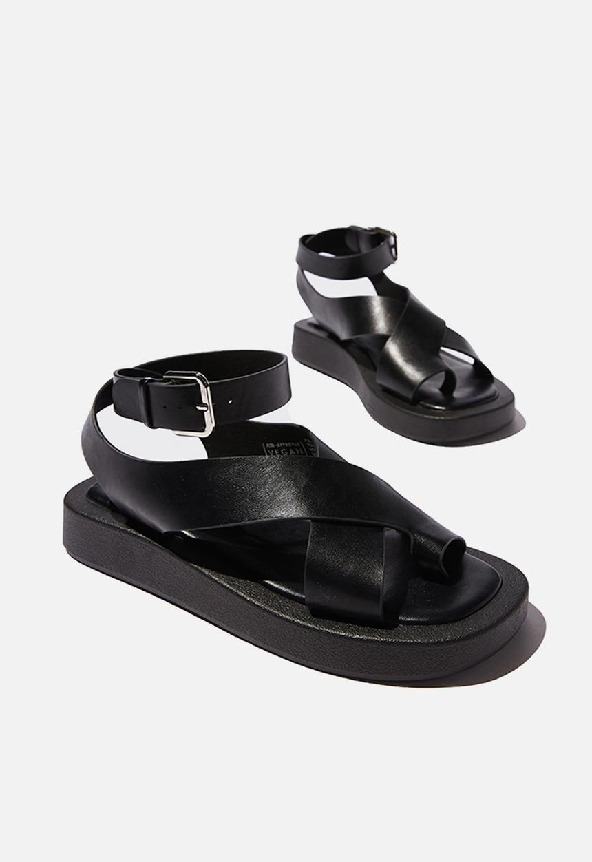 Cotton On - Sadie ankle strap flatform - black smooth pu