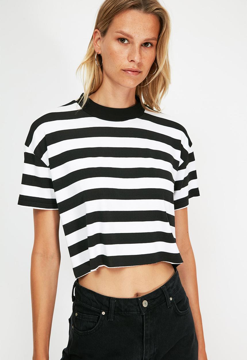 Trendyol - Striped crop knitted T-shirt - black & white 