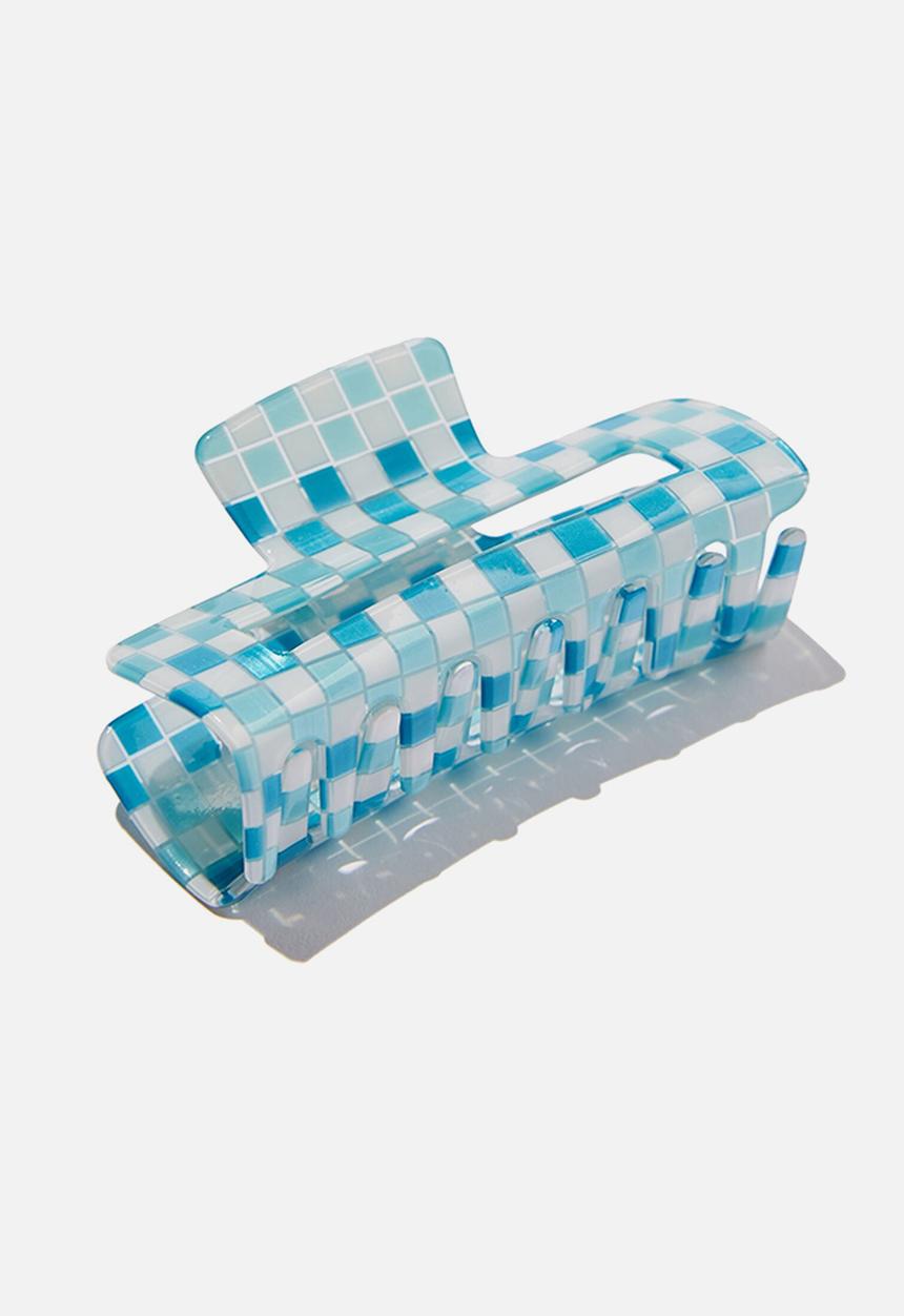 Rubi - Amber hair claw - blue checkerboard