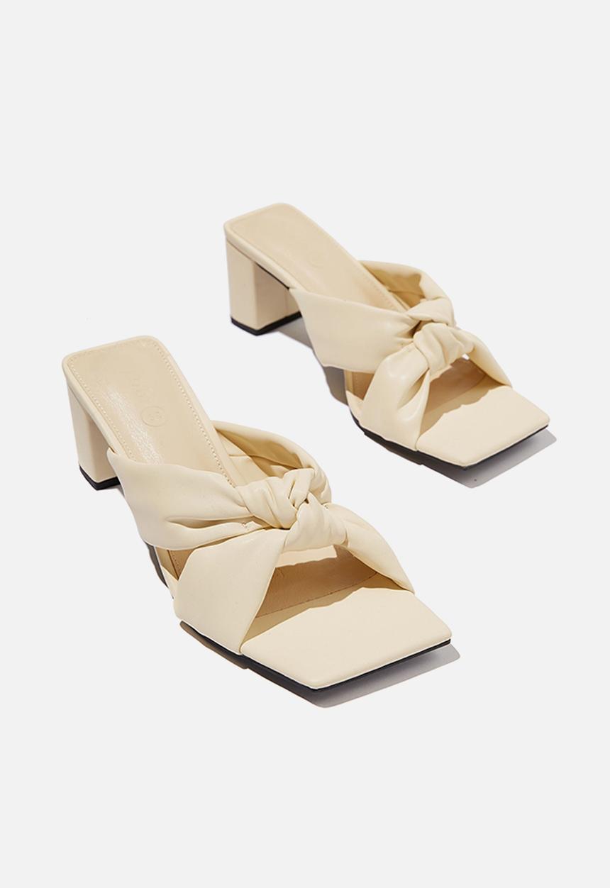 Cotton On - Hitch knotted mule - butter pu