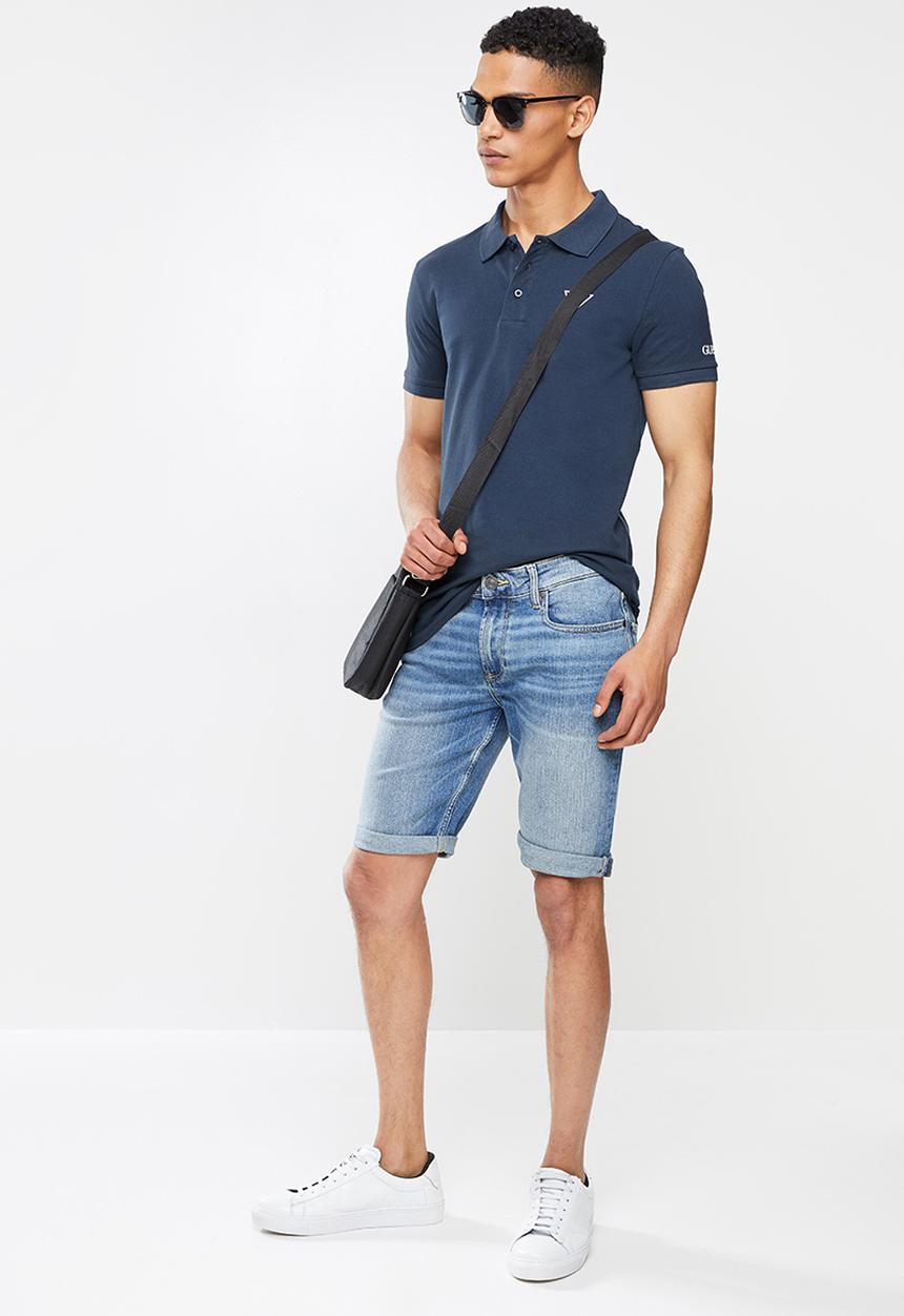 GUESS - Roll up slim fit denim shorts - bright wash