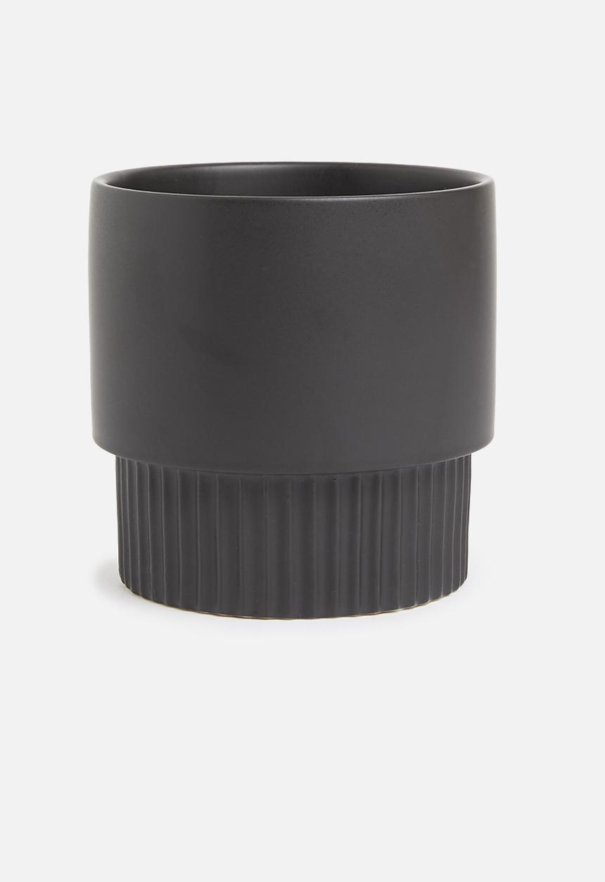Present Time - Ribbed plant pot large - black