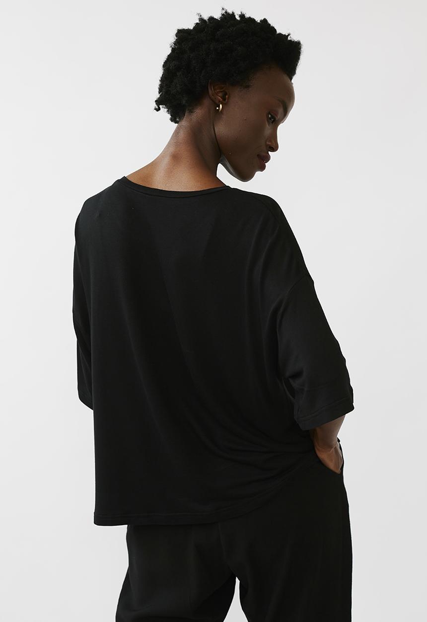 Me&B - Oversized viscose fleece tee - black