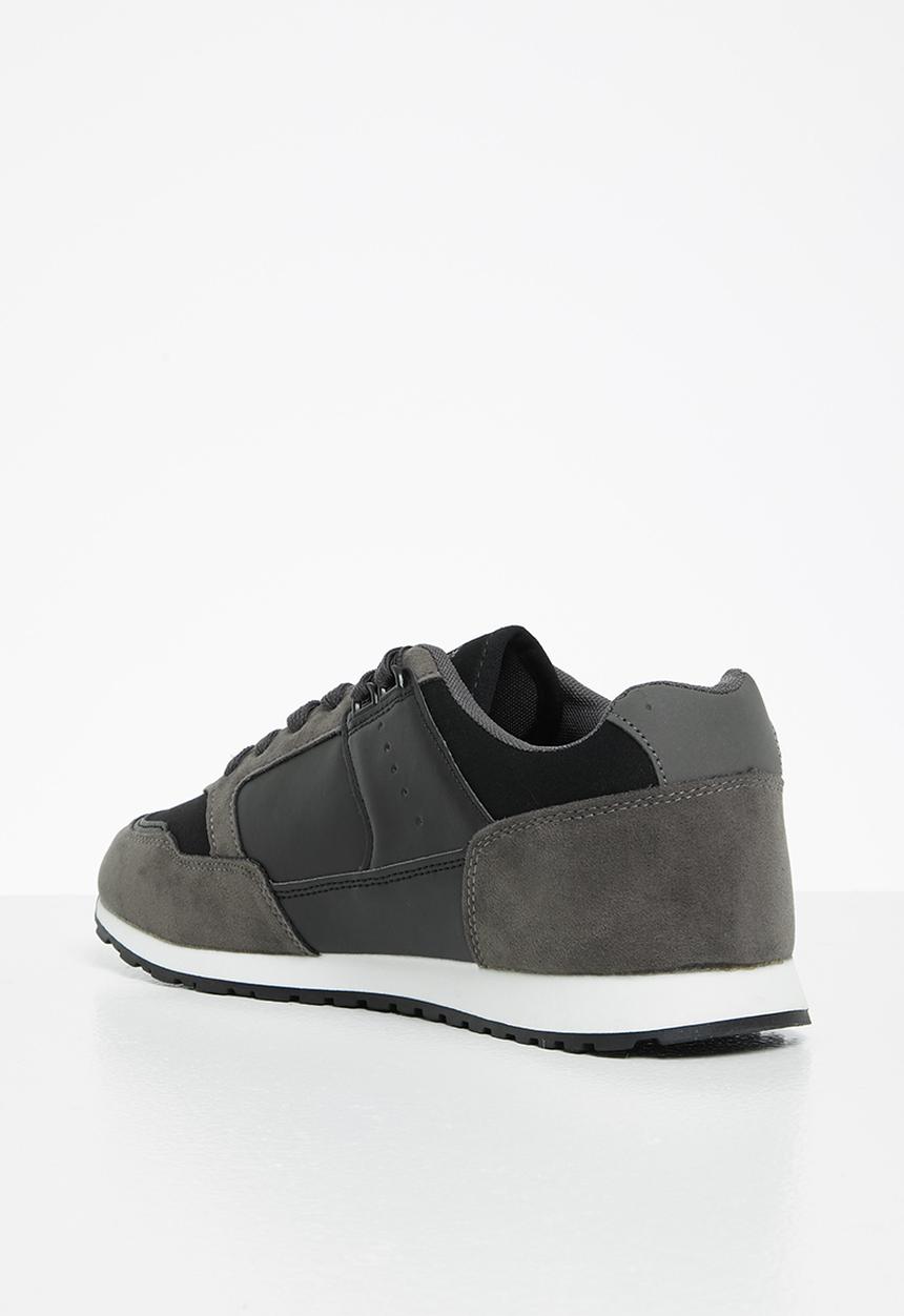 SOVIET - M arrow - charcoal/black