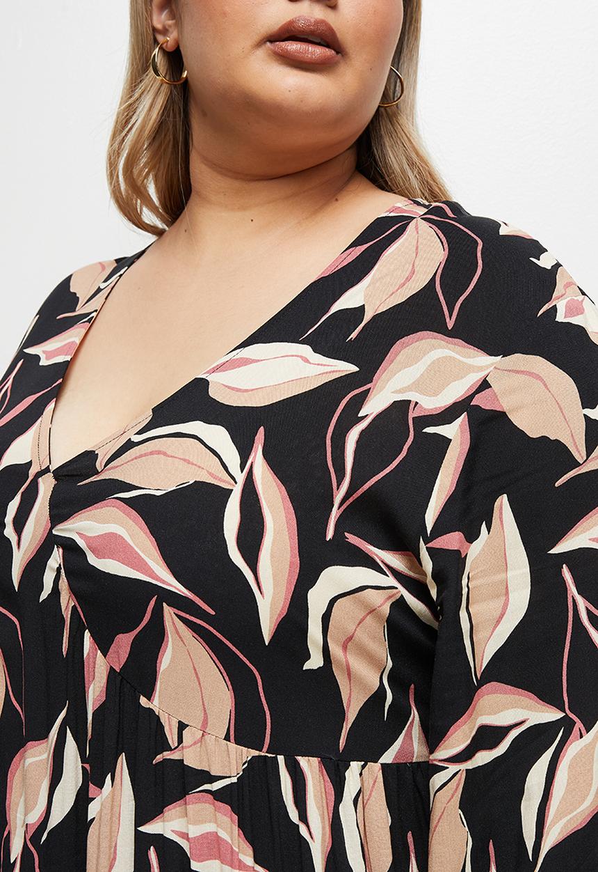 edit Plus - Long Sleeve maxi tiered dress - black based floral