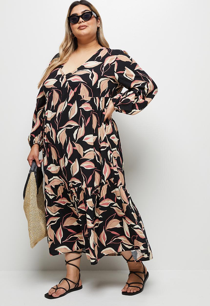 edit Plus - Long Sleeve maxi tiered dress - black based floral