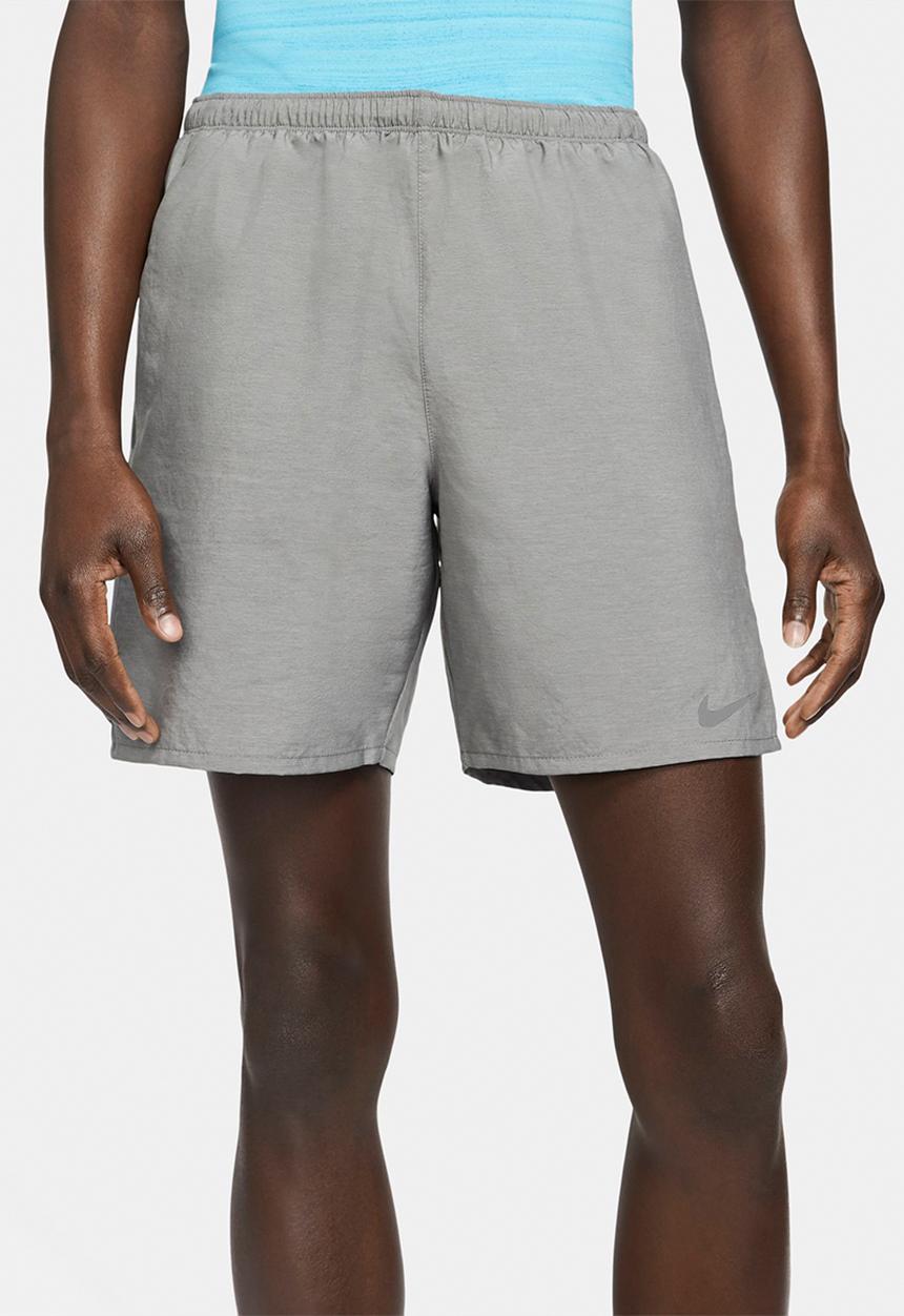 Nike - M nk df challenger short 72in1 - smoke grey/htr/reflective silv