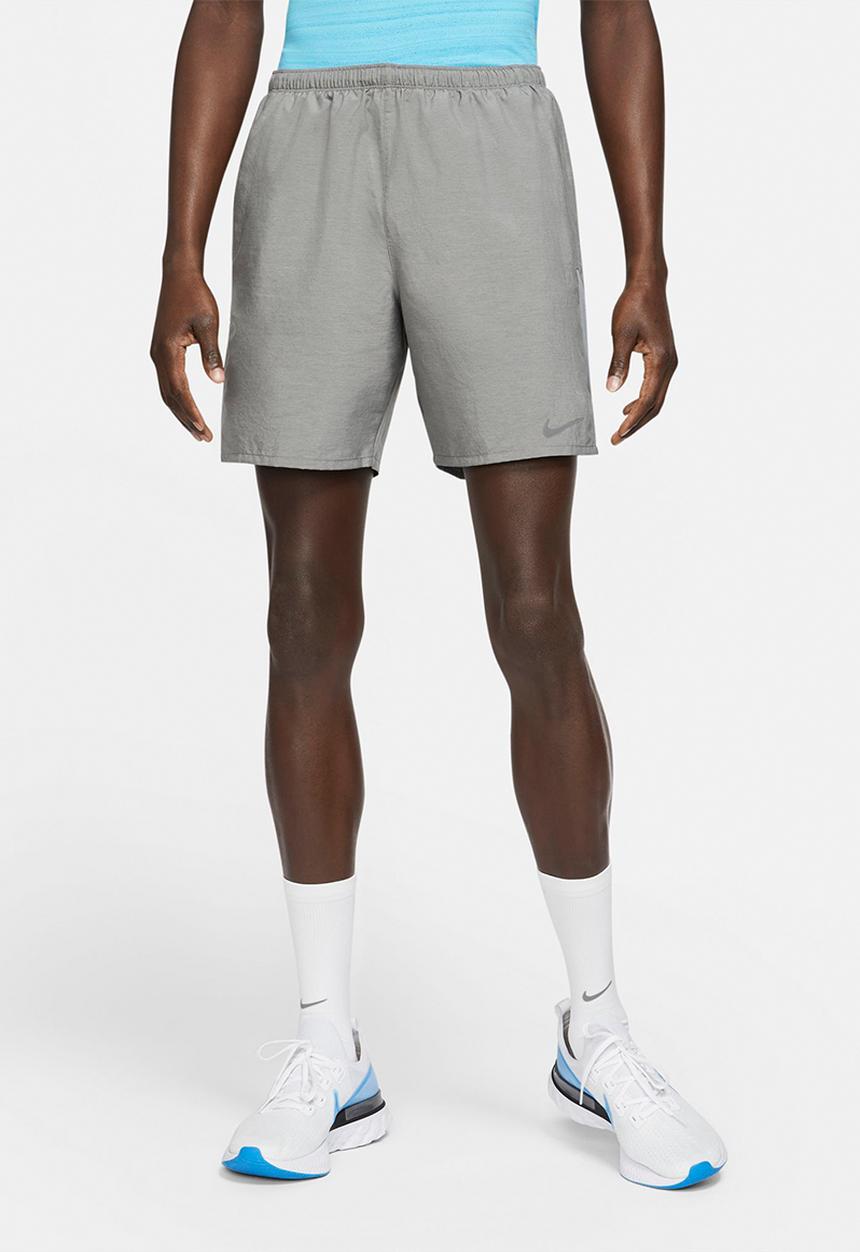 Nike - M nk df challenger short 72in1 - smoke grey/htr/reflective silv