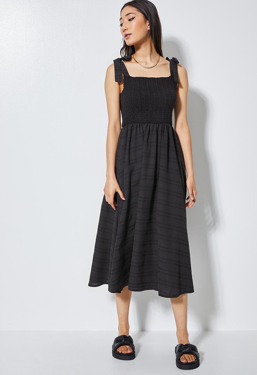 Superbalist - Shirred fit & flare midi - black
