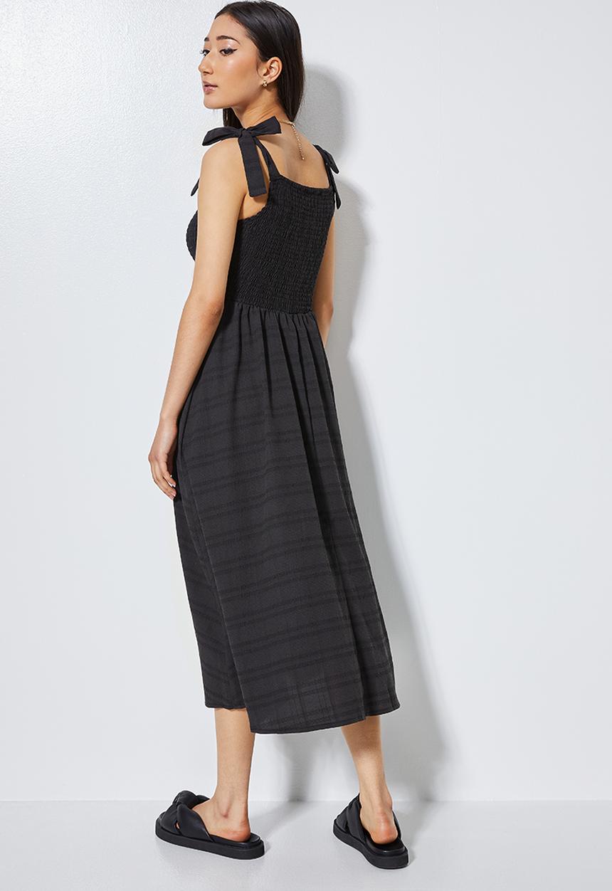 Superbalist - Shirred fit & flare midi - black