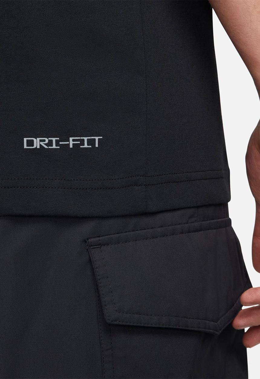Nike - NSW Dri-Fit Sport Utility Pack Short-Sleeve  Tee - black