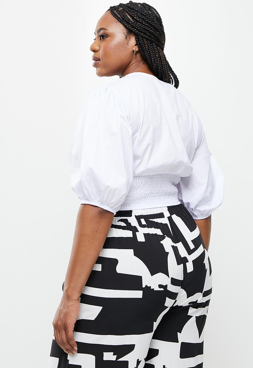 Me&B - Plus puff sleeve woven top with shirred basque - white