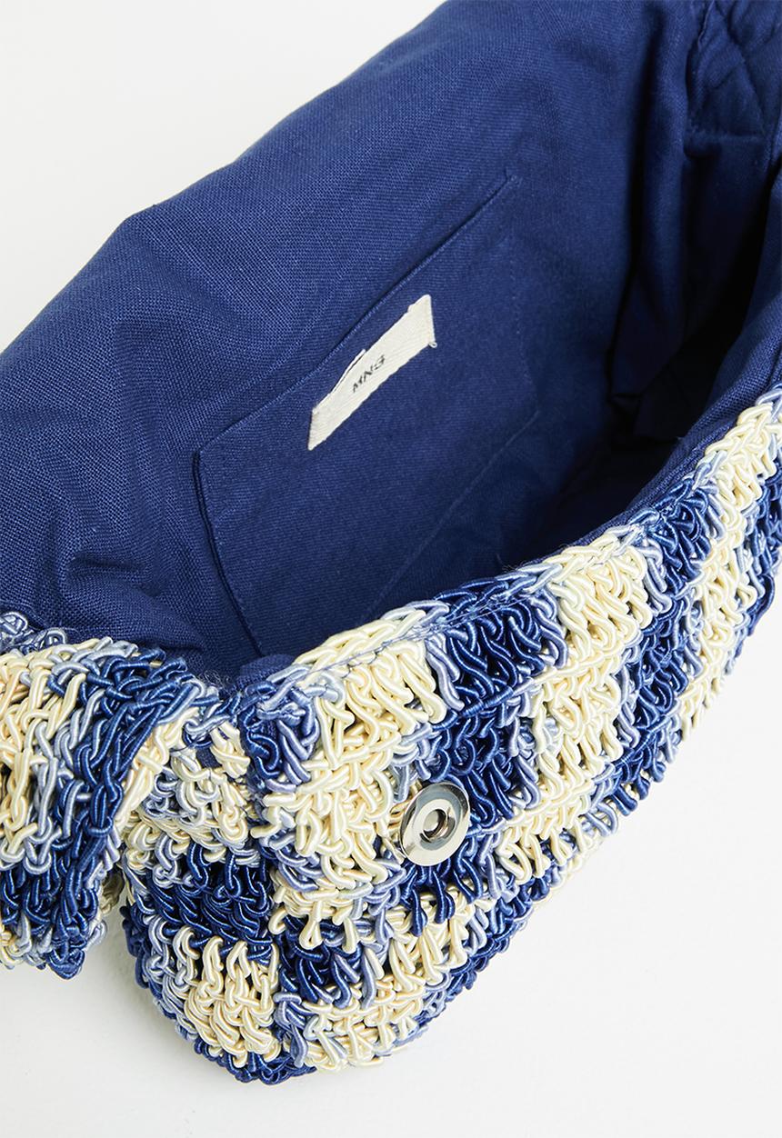 MANGO - Braided-thread baguette bag - blue