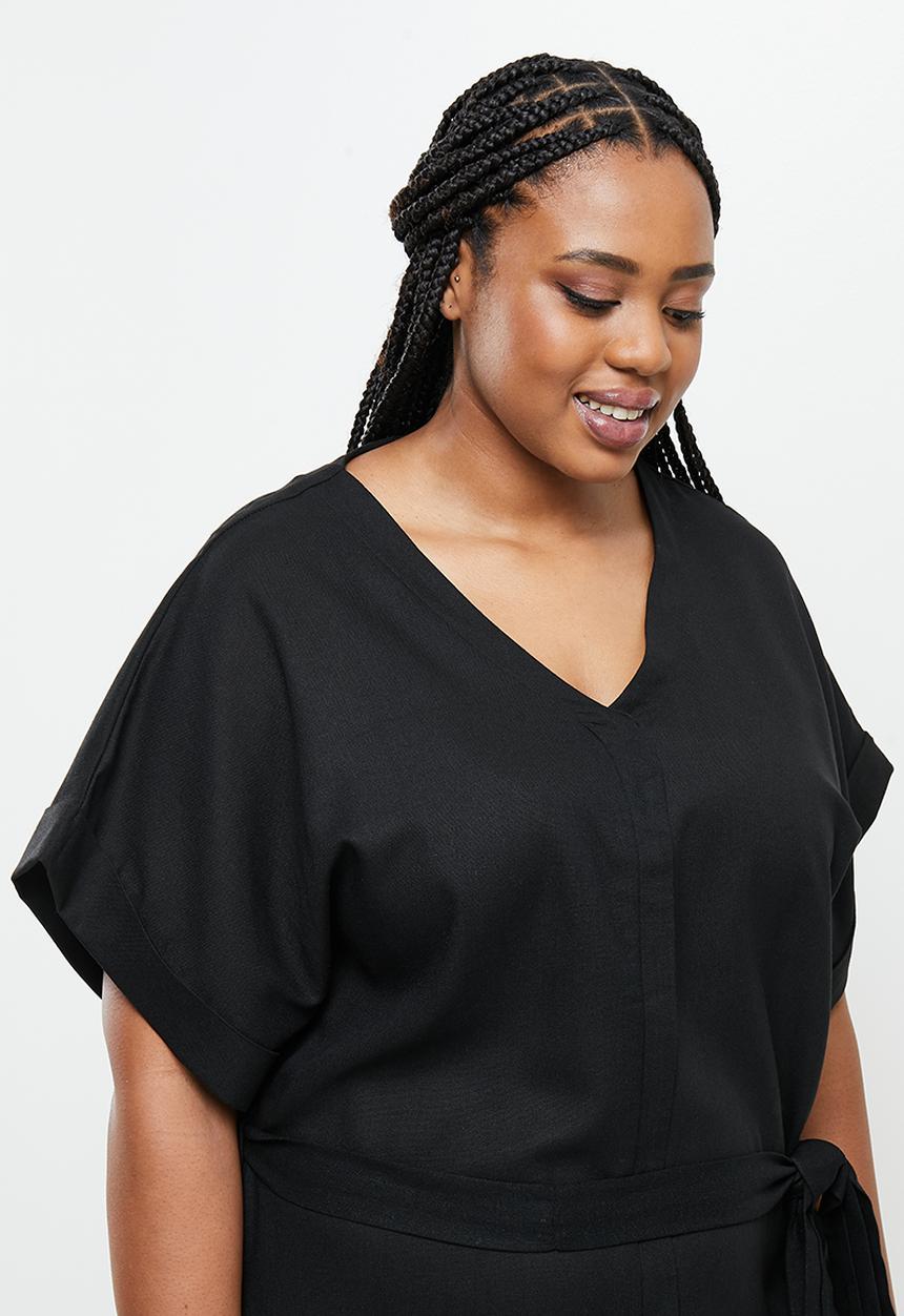Me&B - Plus kimono sleeve v neck button through dress - black