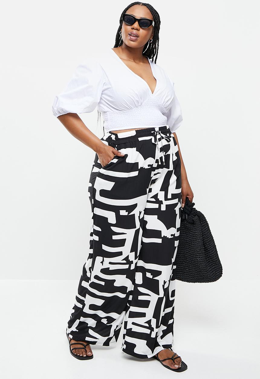 Me&B - Plus pull-on wide leg pant with tie detail - black & white 