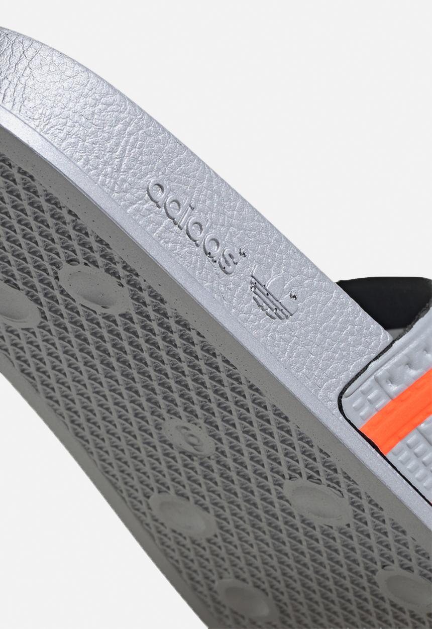 adidas Originals - Adilette - halo silver/solar red