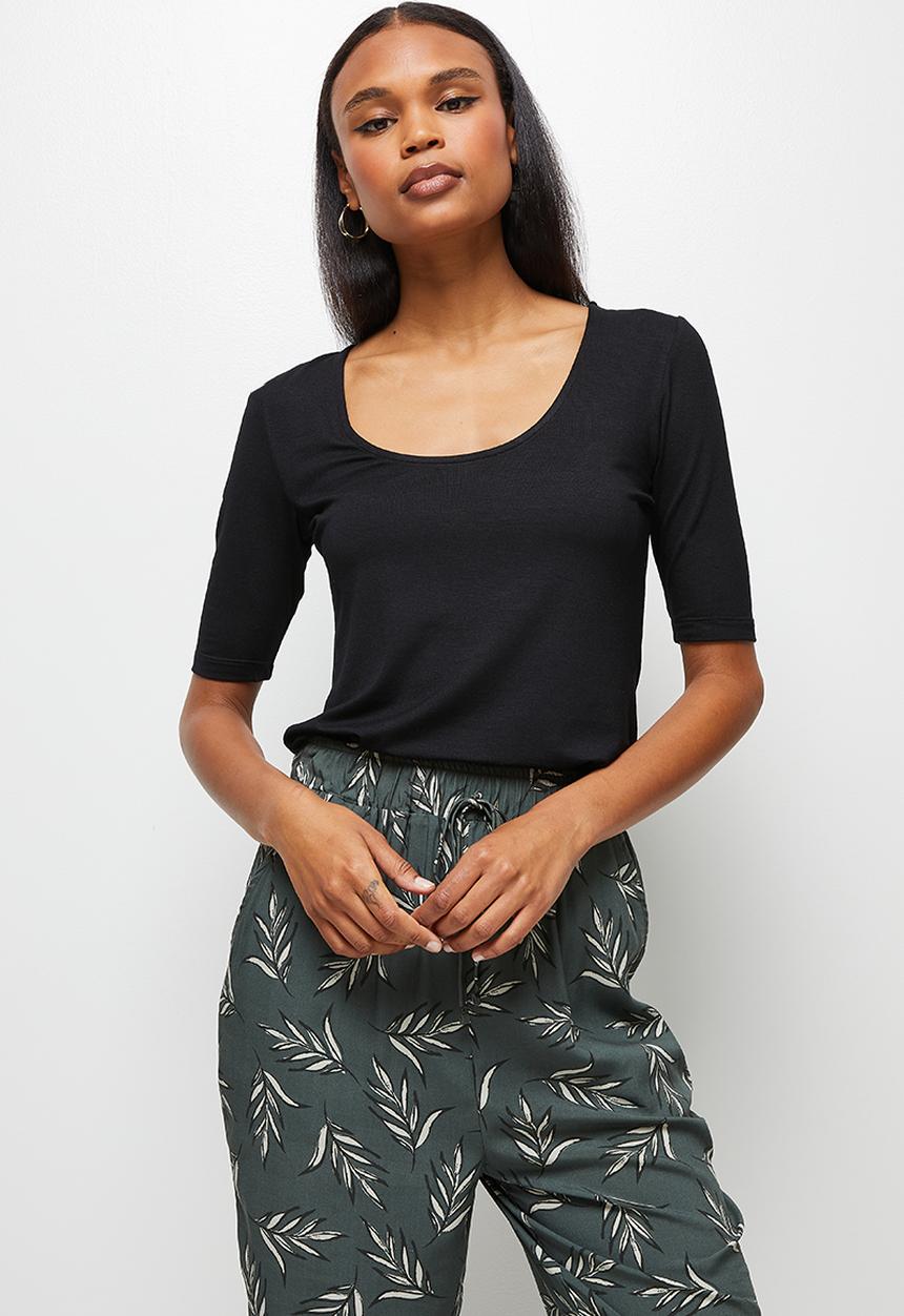 edit - Ballet sleeve scoopneck tee - black