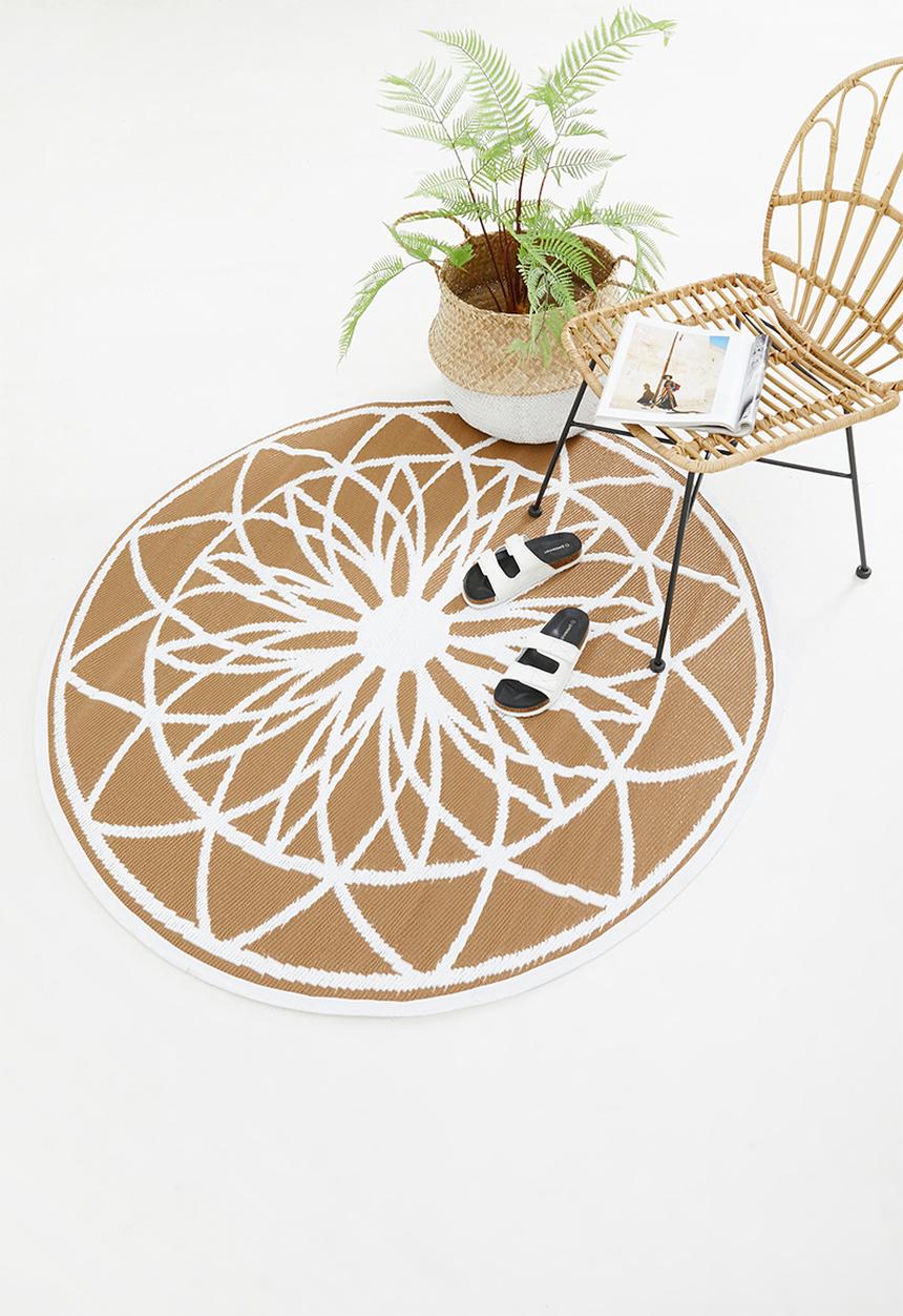 Present Time - Fairytale outdoor carpet - sand