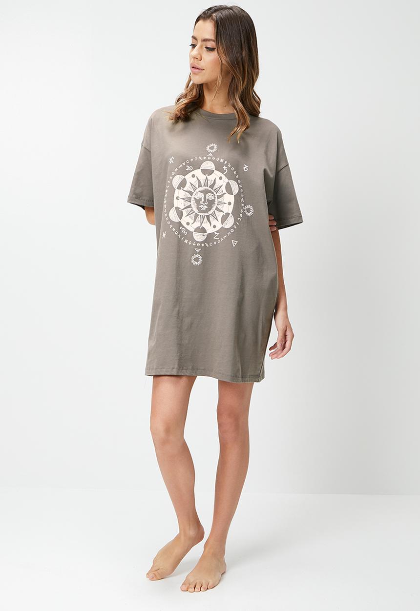 Blake - Oversized sleep tee with print - charcoal