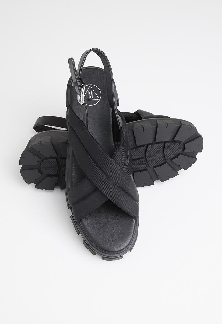 Missguided - Padded cross over chunky sole sandal - black