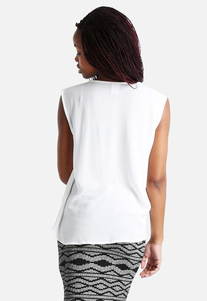 Vero Moda - Serina Embroidery Top