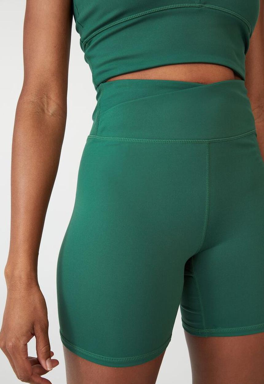 Cotton On - Ultra soft movement bike short - verdent green