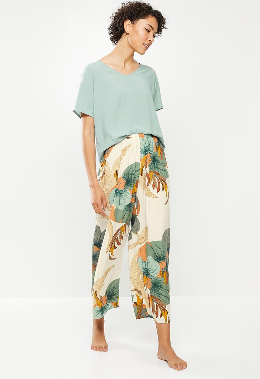 dailyfriday - Sleep top & wide leg pants - light sage print