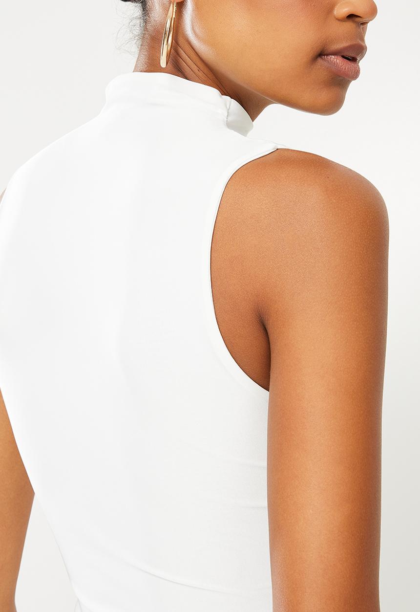 Missguided - High neck cut out slinky midaxi - cream