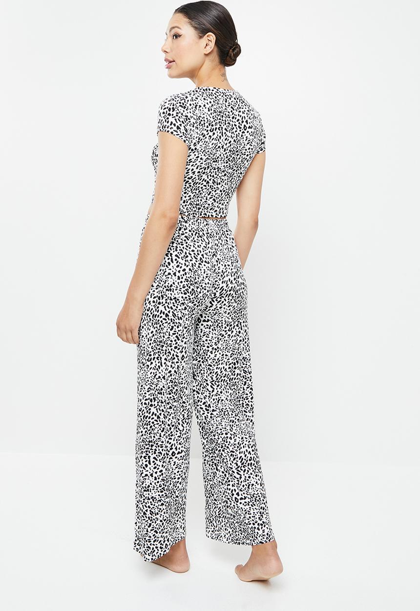 Missguided - Mini leopard crop top wide leg pj set - white & black 