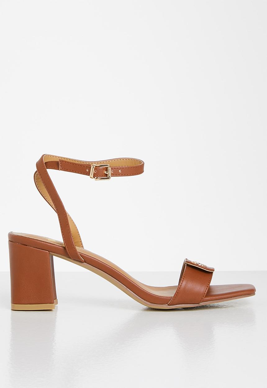 POLO - Demi ankle strap block heel sandal - tan