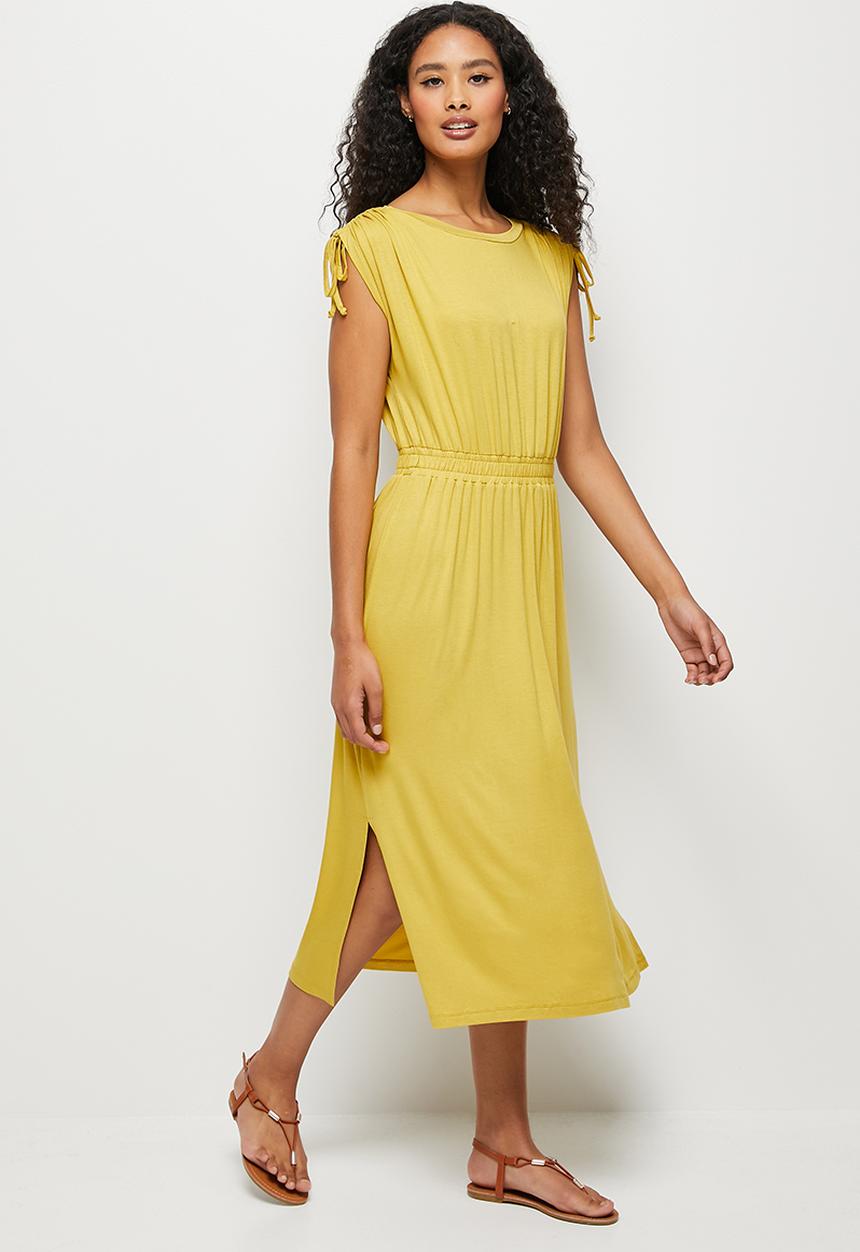 edit - Ruched shoulder knit fit & flare midi - yellow