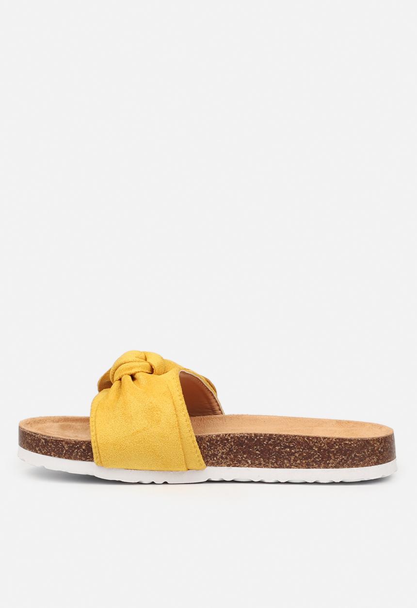 Little Miss Black - Burq 3 - yellow