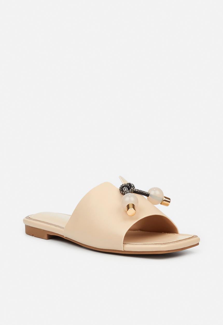 Miss Black - Euphoria4 slide - neutral