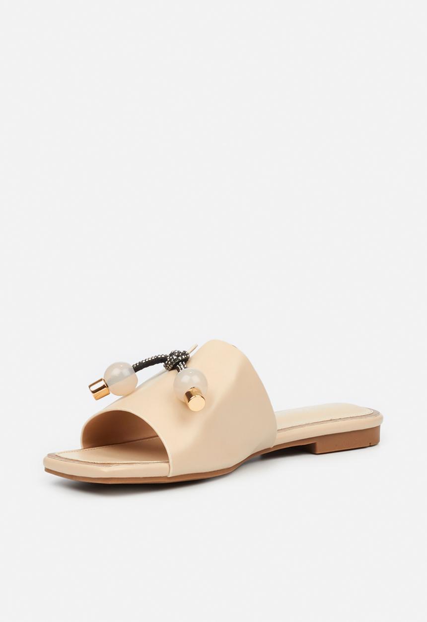 Miss Black - Euphoria4 slide - neutral