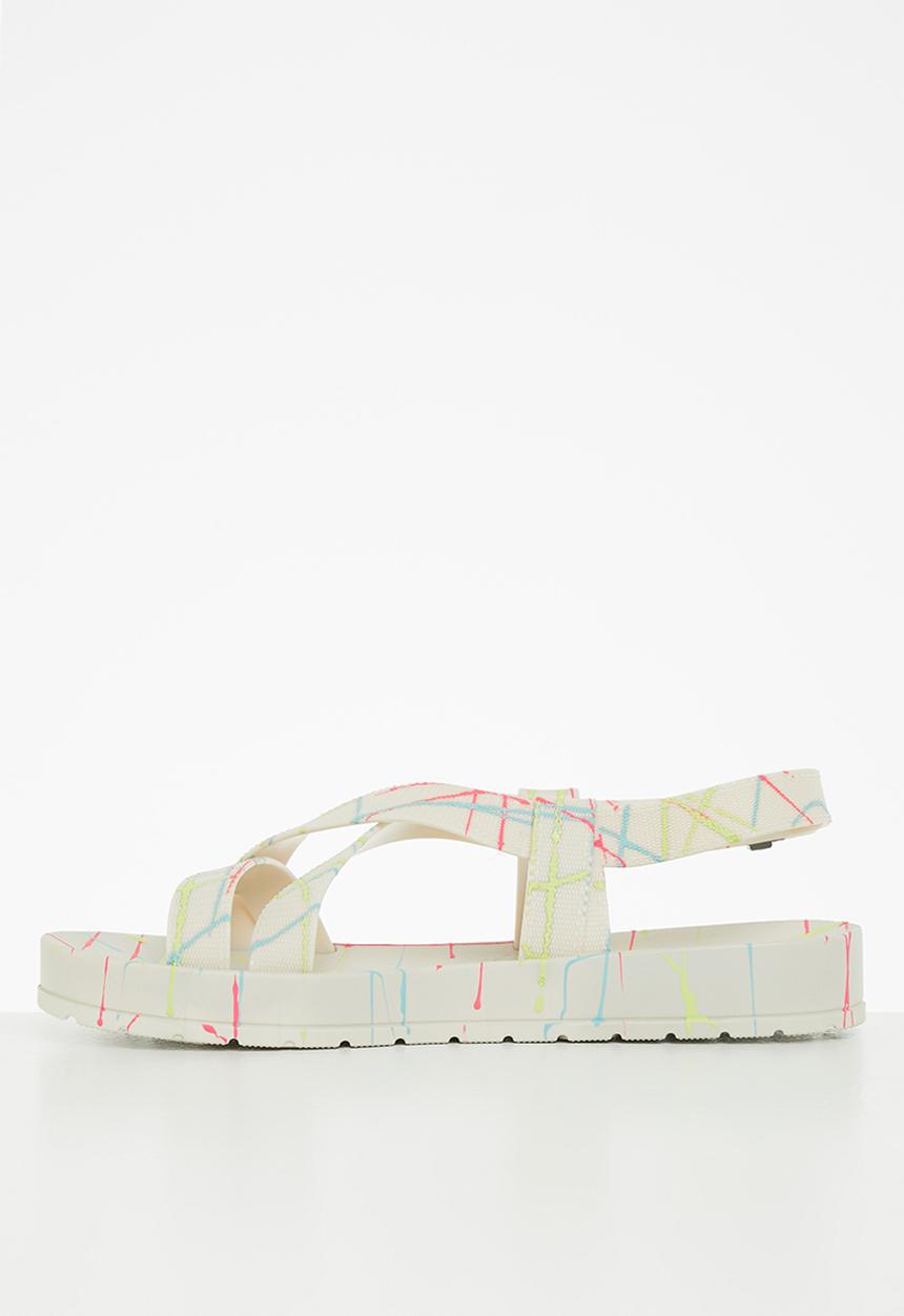 Zaxy - Modern sand ad  - white