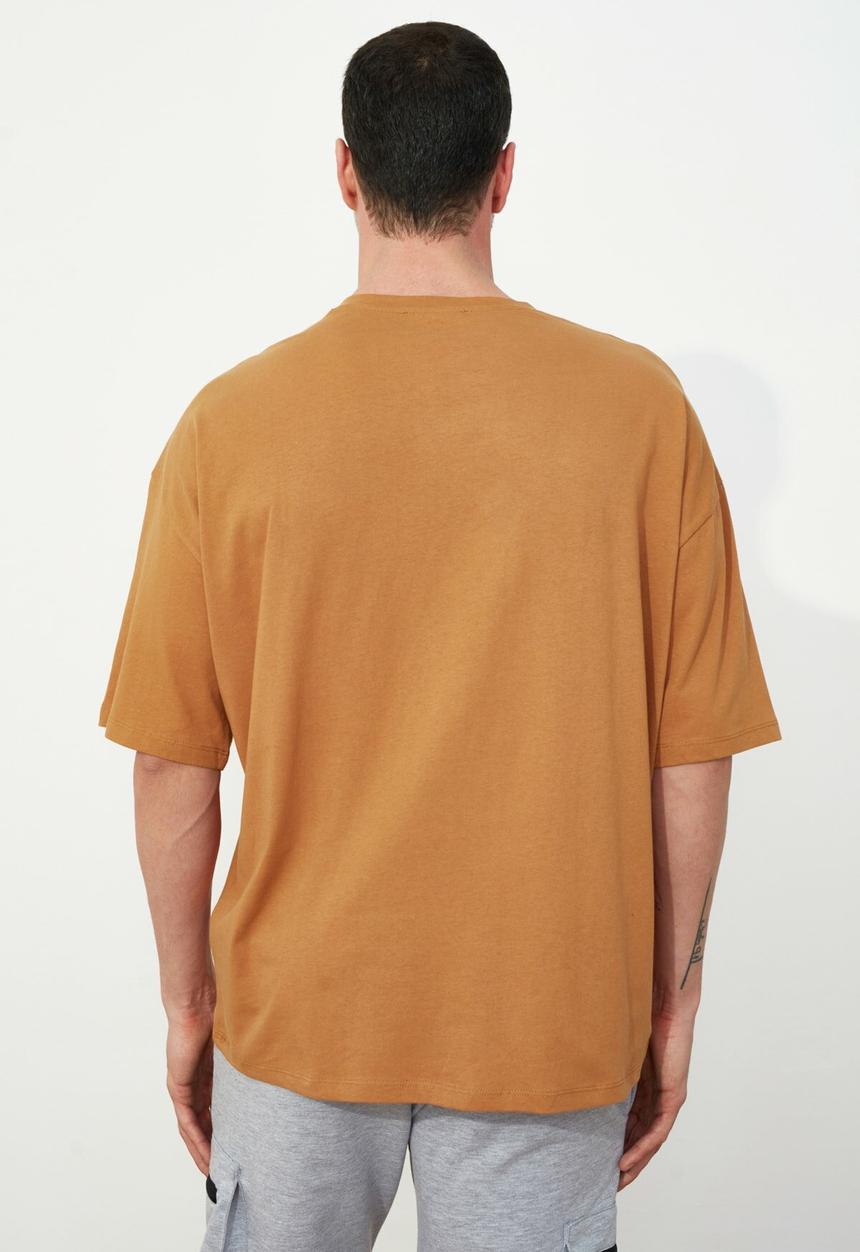 Trendyol - Graphic print short sleeve tee - camel