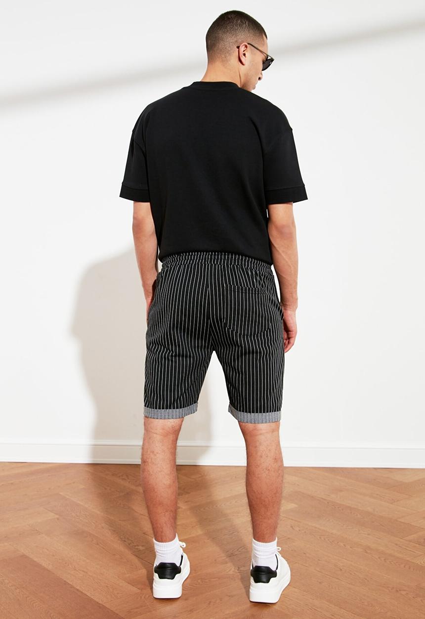 Trendyol - Pinstripe rolled up shorts - black & white 