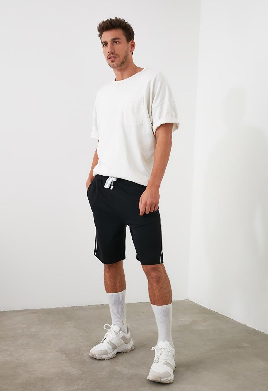 Trendyol - Piping detail contrast drawcord shorts - black